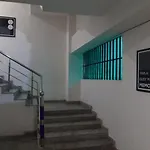 Abuzz Oxfordcaps Shahpurjaat Delhi