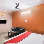 Oyo 74656 Hotel Quadis