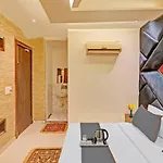 Collection O 9271 Hotel Dev Palace