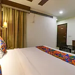 Fabhotel Admire Suites