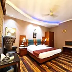Hotel Royal Castle Grand