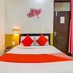 Oyo 74060 Taj Residency