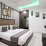 Hotel The Kiara Delhi Airport