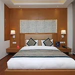 Capital O 10824 Hotel Star Suites