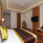 Capital O 10824 Hotel Star Suites