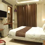 Leeway Hotel