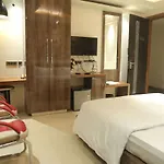 Leeway Hotel