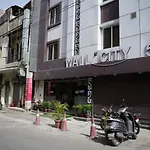 Hotel Wall City 55