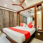 Hotel R Deluxe \