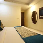 Hotel Paras Delhi Airport