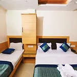Hotel Lav Kush Deluxe \