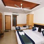 Hotel Lav Kush Deluxe \
