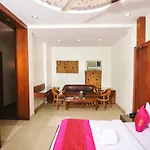 Hotel Lav Kush Deluxe \