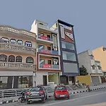 Capital O 86909 Hotel Cozy Inn
