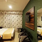 Hotel Green Plaza At Airport