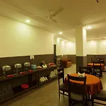 Hotel Green Plaza At Airport