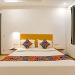 Fabhotel Roseman