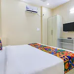 Fabhotel Ashok Vihar - Nr North Campus, Delhi University
