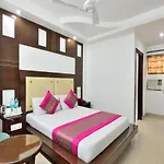 Hotel Red Snapper Suite Near Dashrathpuri Metro Station - By Ap Singh Hotels
