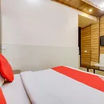 Hotel Roma Deluxe - New Delhi Railway Station