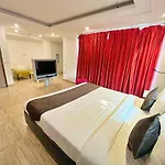 Red Rose Homestay - Rooms With Kitchenette