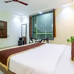 Fabhotel The Premium Suits