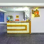 Fabhotel White House Bnb