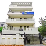 Fabhotel White House Bnb