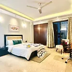 Bluo Park Facing 3Br -Balcony, Lift, Parking