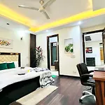 Bluo Park Facing 3Br -Balcony, Lift, Parking