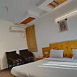 Hotel Tjs Grand