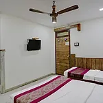 Fabstays-Cottage Crown Plaza