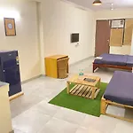 Gobravo Dev Palace & Studio Apartments