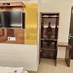 Hotel Apple Villa - New Delhi