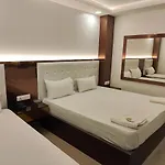 Hotel Apple Villa - New Delhi