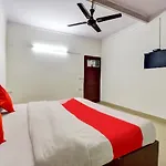 Flagship Hotel Red Stone Near Dilli Haat Ina
