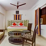 Flagship Hotel Red Stone Near Dilli Haat Ina