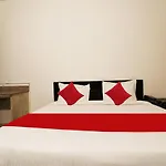 Oyo Diamond Suite Near Lotus Temple