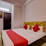 Oyo Flagship Decent Residency