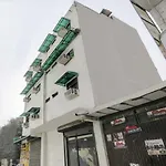 Oyo Flagship Decent Residency