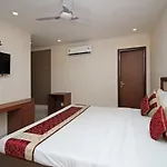 Oyo Hotel Blu Pebbles Near Delhi Airport