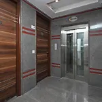 Oyo Hotel Blu Pebbles Near Delhi Airport