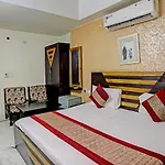 Staybook Hotel Anand
