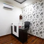 Hotel Mannat International At Paschim Vihar