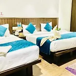 Qotel Hotel Rajouri Garden Above Ritu Marbles, Near Rajouri Garden Metro Station-Couple Friendly