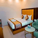 The Royal Rosette - 1 Minute From New Delhi Railway Station