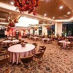 Fabhotel Prime Luxera