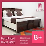 Qotel Hotel Peeragarhi-Near Peeragarhi Metro Station,Couple Friendly