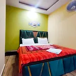 Roomshala 122 Hotel Park View - Near Adarsh Nagar