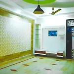 Roomshala 124 Royal Inn Rohini - Sector 16